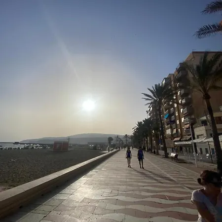 Precioso En Paseo Maritimo De Almeria